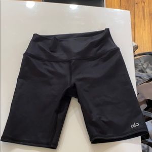 Alo Yoga biker shorts